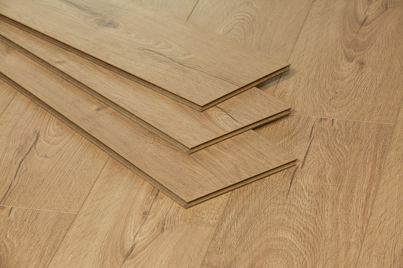 Natural Classic Oak - 8.3mm Laminate Flooring
