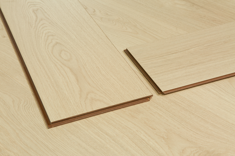 Hickory - 12.3mm AquaStep Laminate