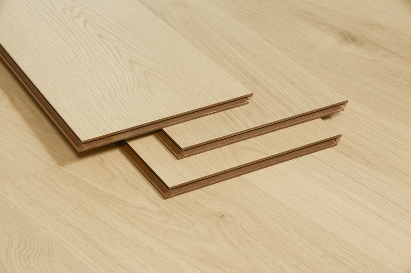 Hickory - 12.3mm AquaStep Laminate